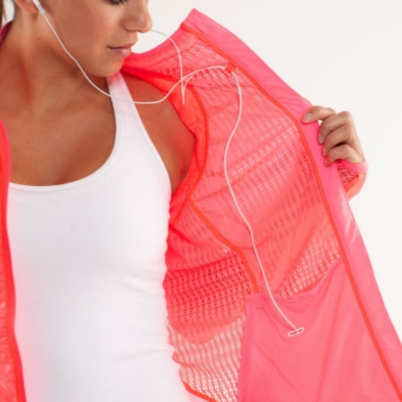 Lululemon Run: Nothing To Hide Jacket - Picture 3 of 7